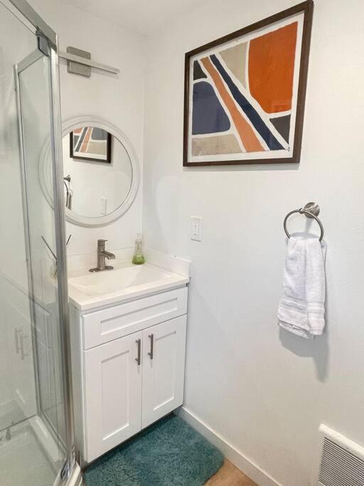 New Private Tiny Home Near Greenlake/Lightrail/I-5 Сиатъл Екстериор снимка