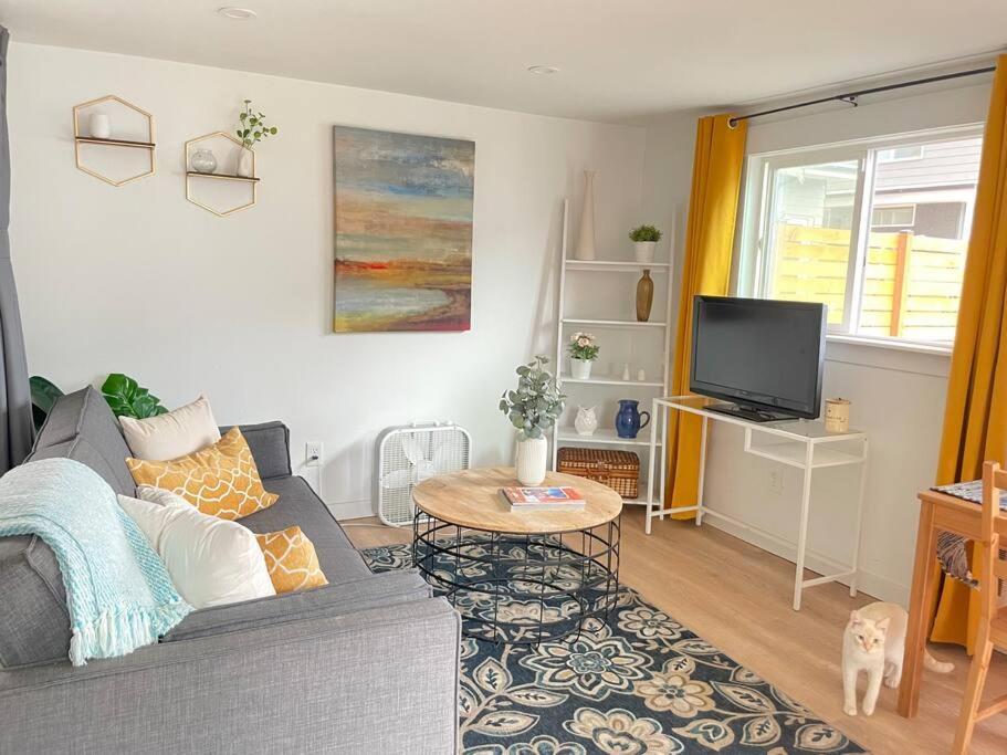 New Private Tiny Home Near Greenlake/Lightrail/I-5 Сиатъл Екстериор снимка